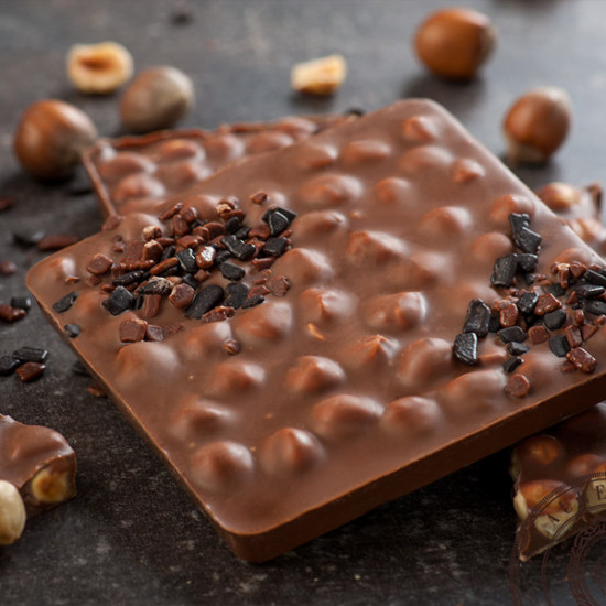 Σοκολάτα γάλακτος με φουντούκι 100gr